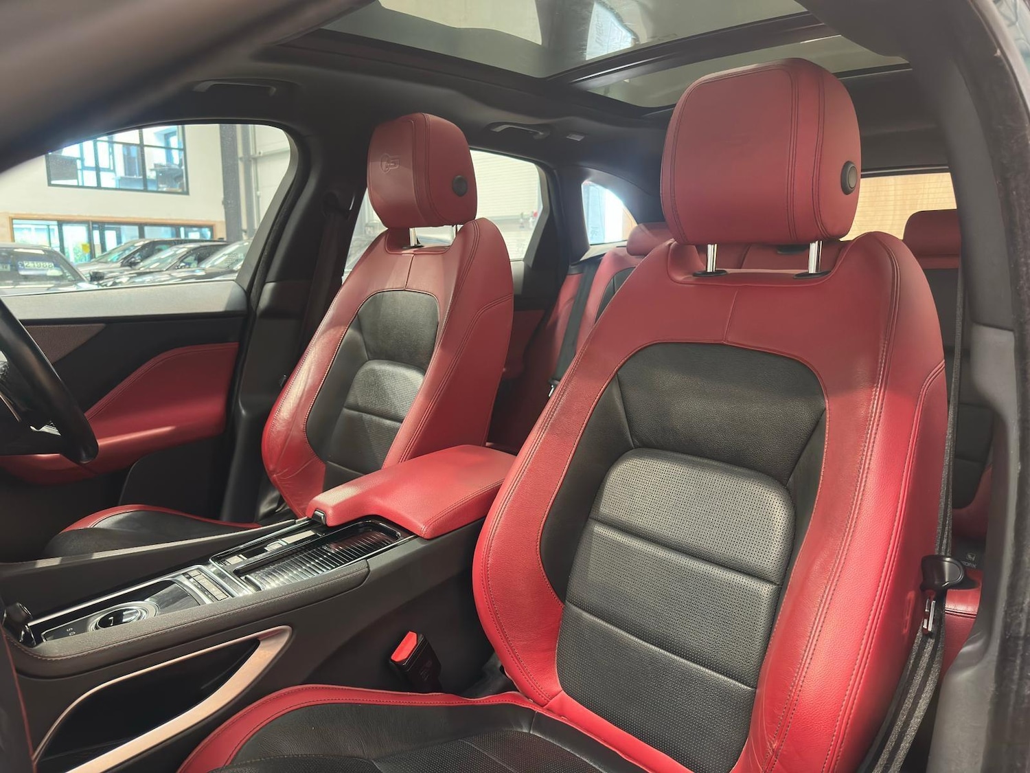 Used Jaguar F-Pace 2017 for sale - 76657591: Photo 21