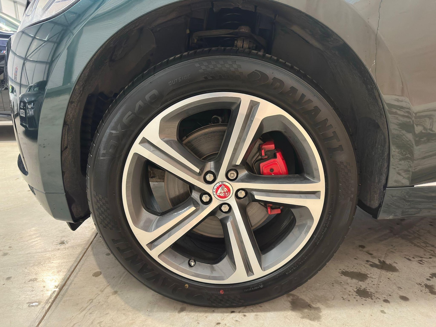 Used Jaguar F-Pace 2017 for sale - 76657591: Photo 32