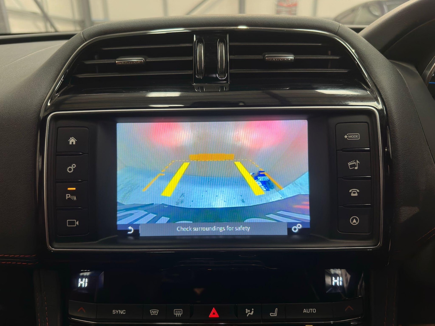 Used Jaguar F-Pace 2017 for sale - 76657591: Photo 34