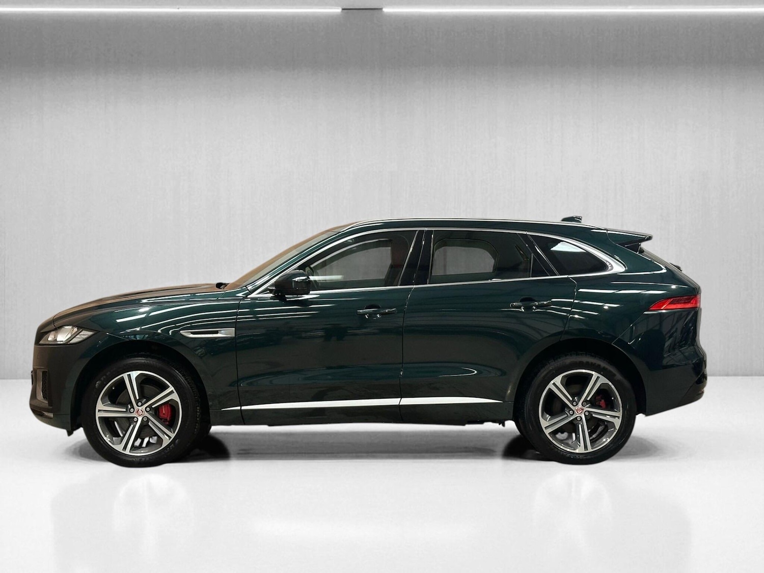 Used Jaguar F-Pace 2017 for sale - 76657591: Photo 8