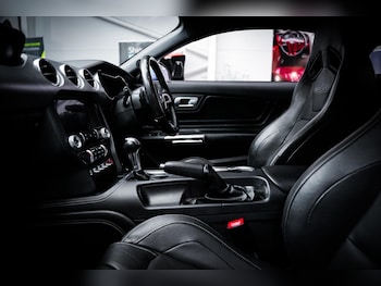 Used Ford Mustang 2021 for sale - 77924960: Photo