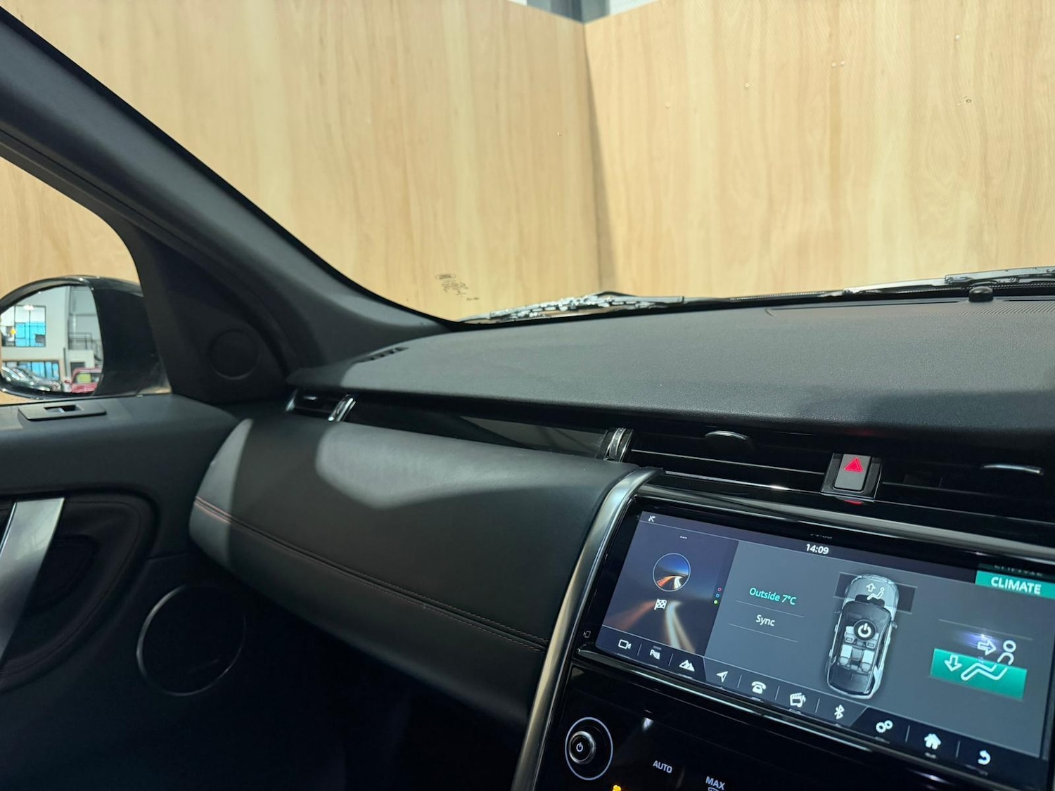 Used Land Rover Discovery Sport 2019 for sale - 76657637: Photo 45