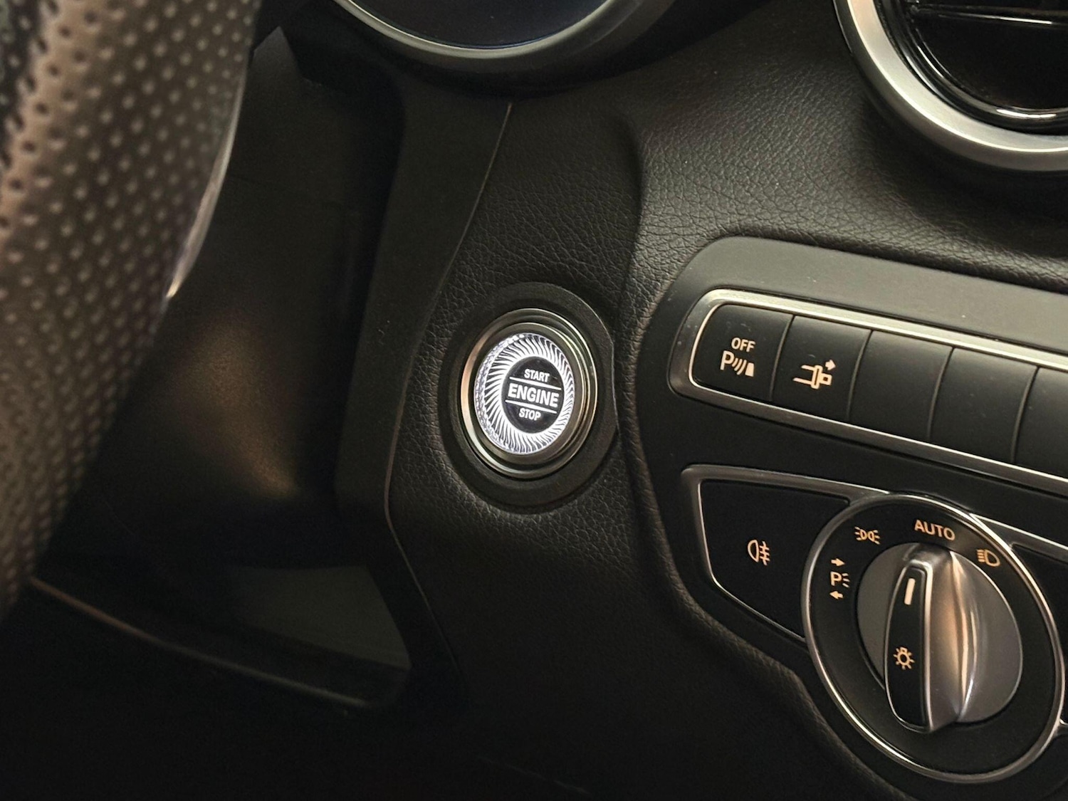 Used Mercedes-Benz C Class 2020 for sale - 76657652: Photo 25