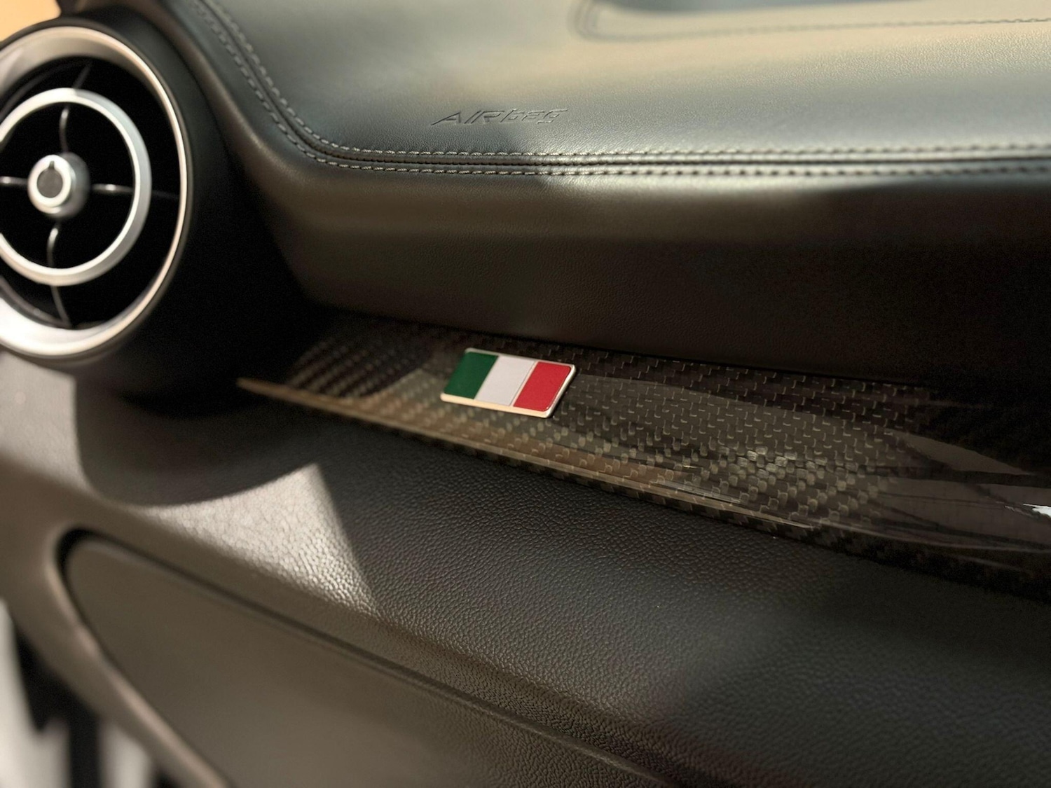 Used Alfa Romeo Giulia 2017 for sale - 77216159: Photo 35