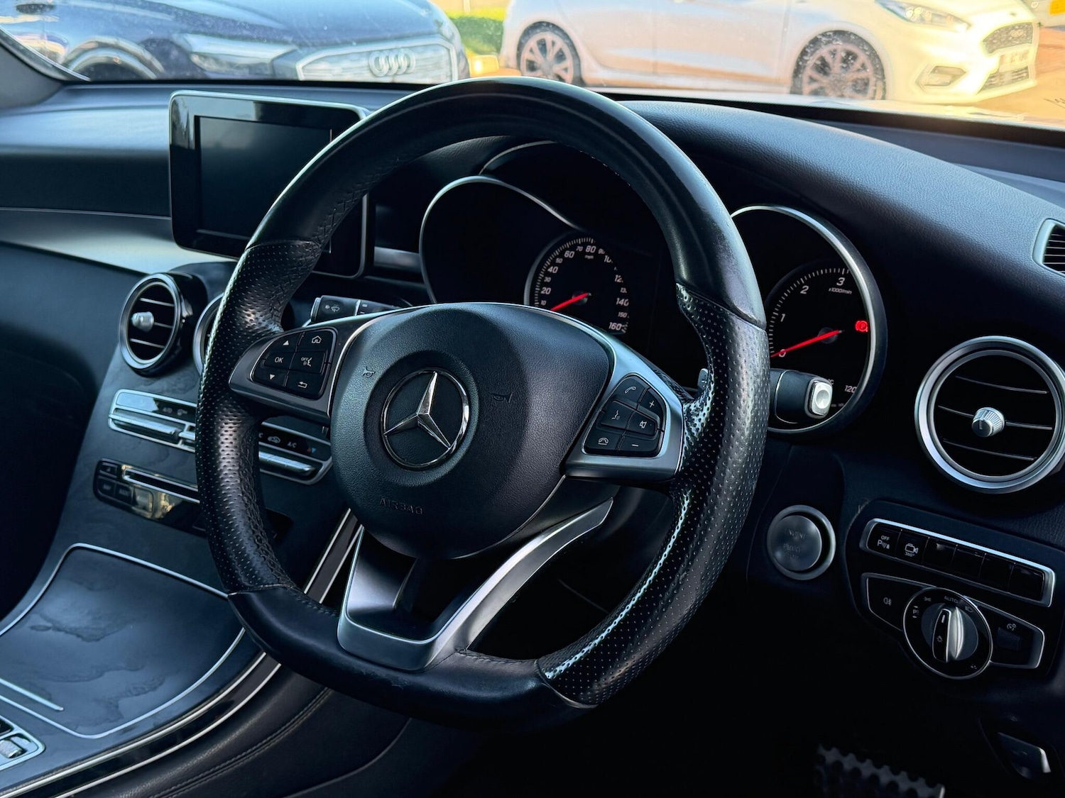 Used Mercedes-Benz GLC 2016 for sale - 76659378: Photo 4