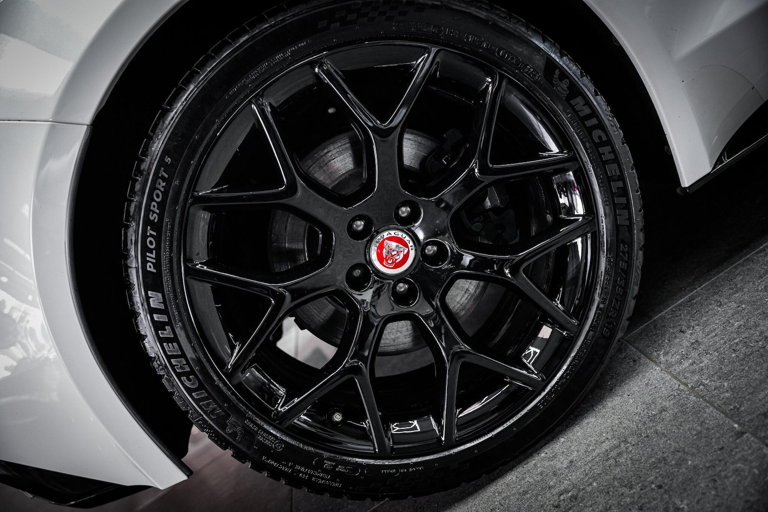 Used Jaguar F-Type 2018 for sale - 77290911: Photo 23