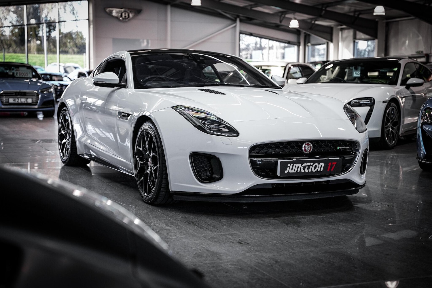 Used Jaguar F-Type 2018 for sale - 77290911: Photo 9