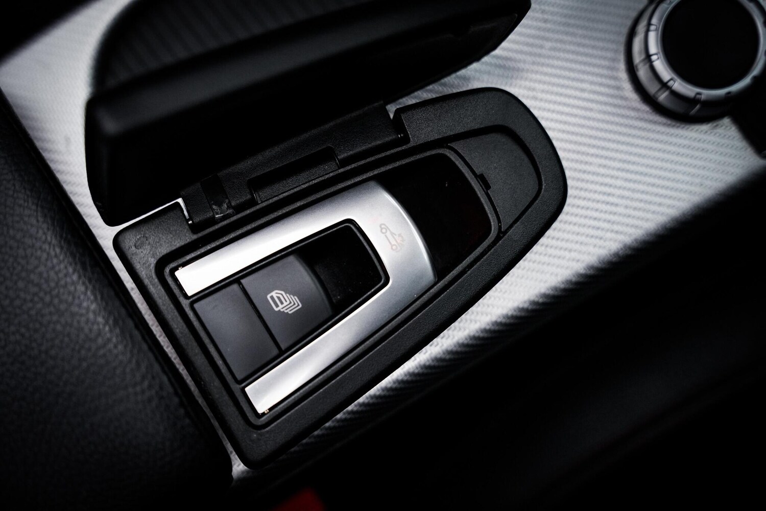 Used Mercedes-Benz SLC 2018 for sale - 77839365: Photo 42