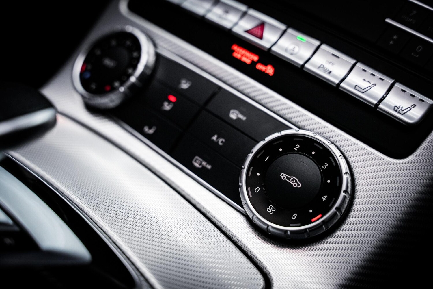 Used Mercedes-Benz SLC 2018 for sale - 77839365: Photo 43