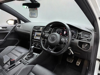 Used Volkswagen Golf 2018 for sale - 76659238: Photo