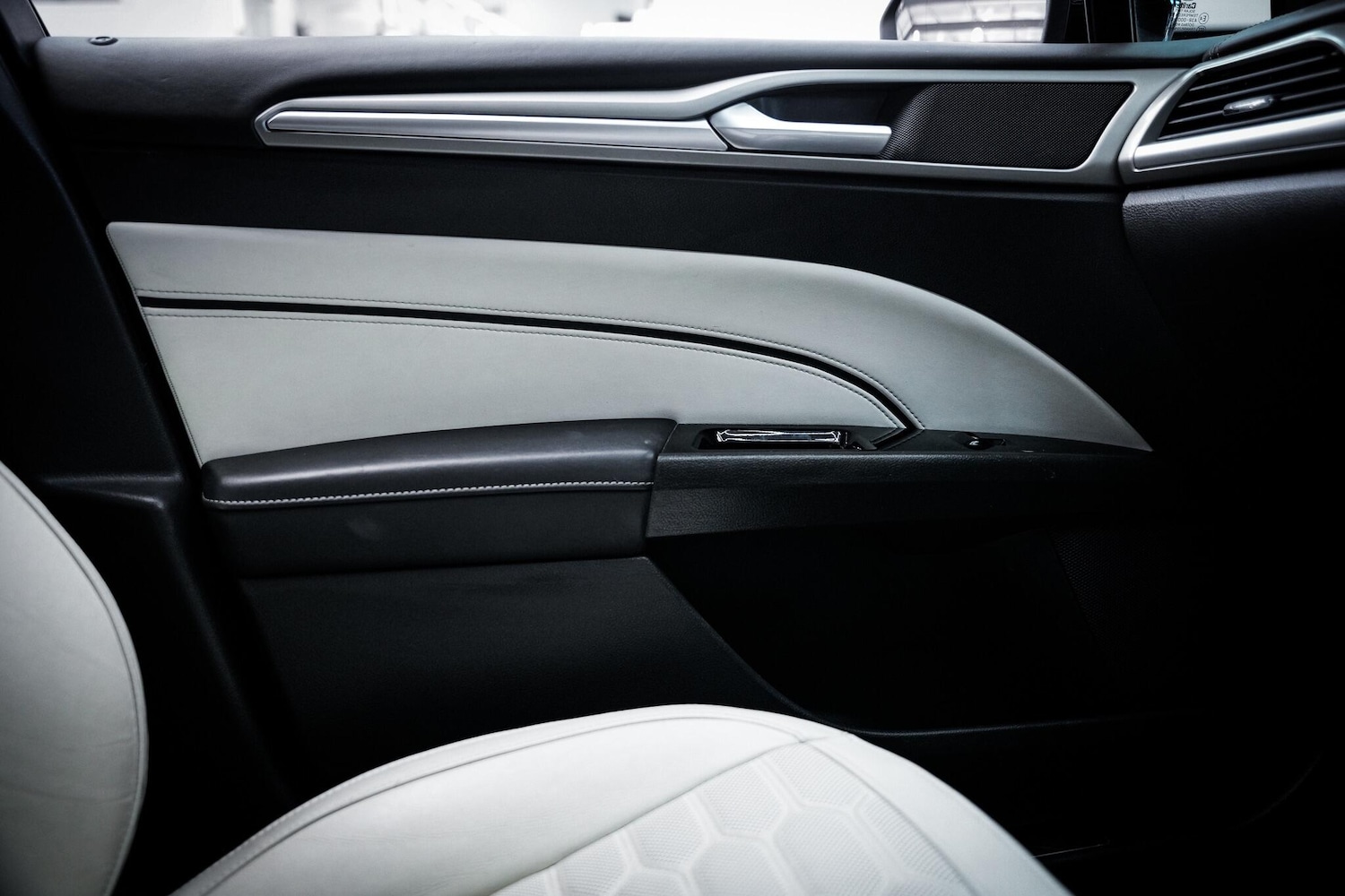 Used Ford Mondeo 2018 for sale - 78033903: Photo 42