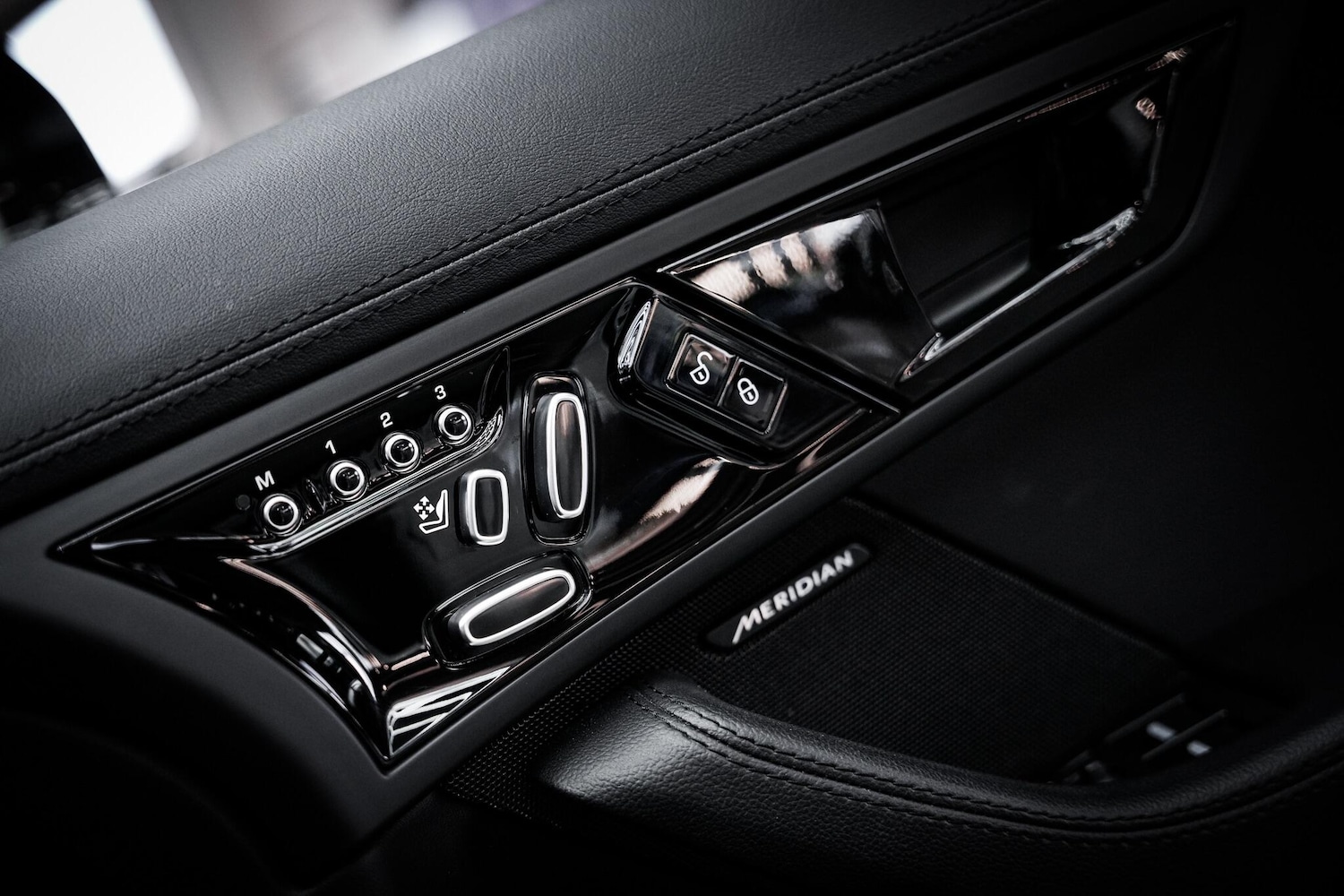 Used Jaguar F-Type 2018 for sale - 77097890: Photo 54