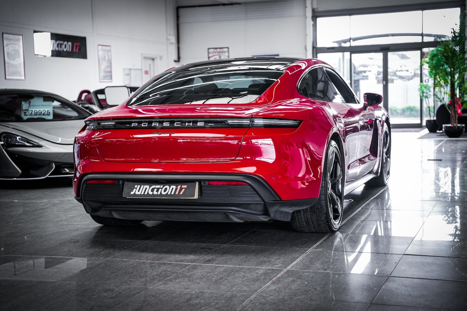 Used Porsche Taycan 2021 for sale - 77970345: Photo 17