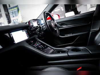 Used Porsche Taycan 2021 for sale - 77970345: Photo