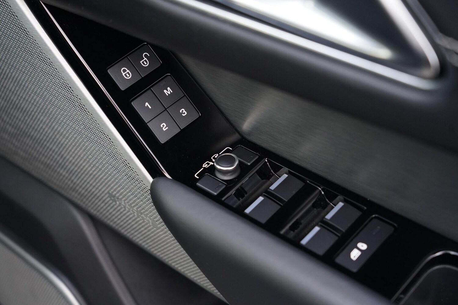 Used Land Rover Range Rover Velar 2018 for sale - 78184182: Photo 27