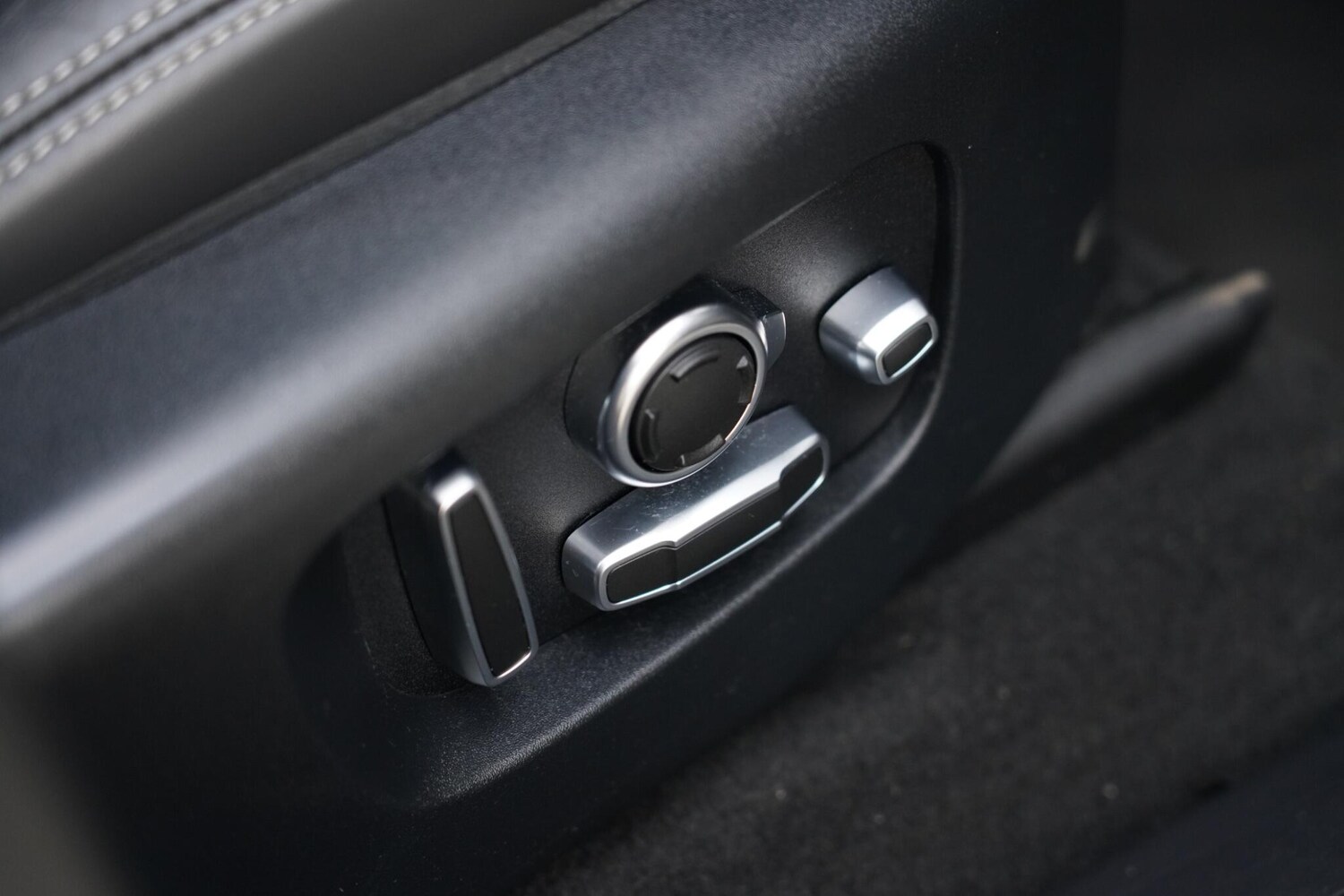 Used Land Rover Range Rover Velar 2018 for sale - 78184182: Photo 30