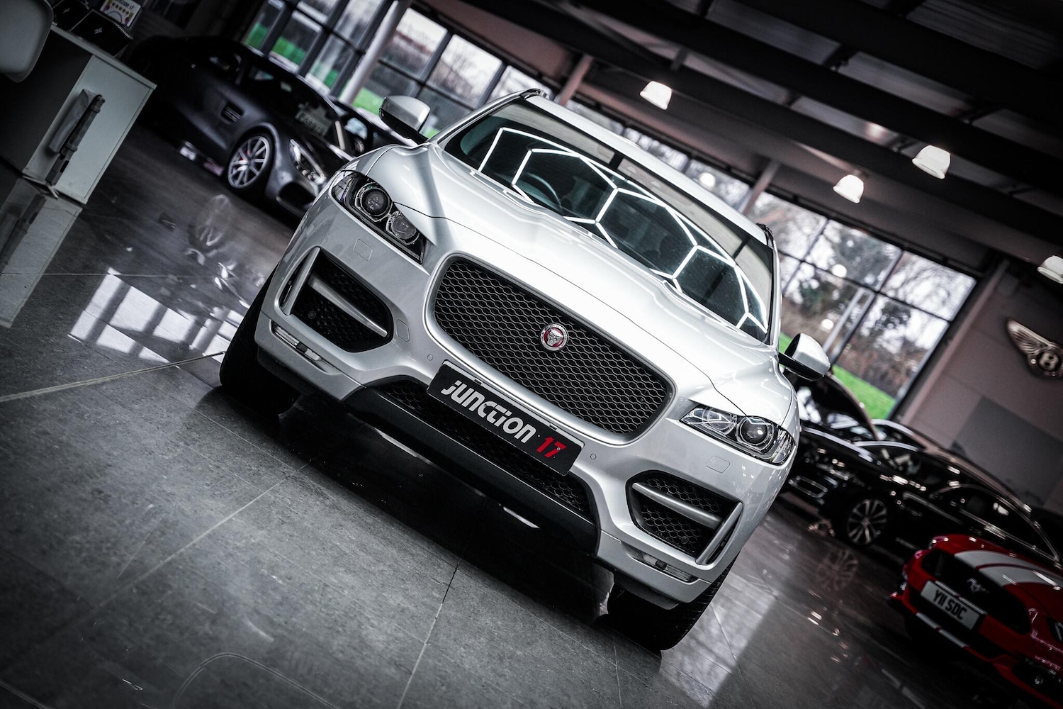 Used Jaguar F-Pace 2018 for sale - 77523964: Photo 5