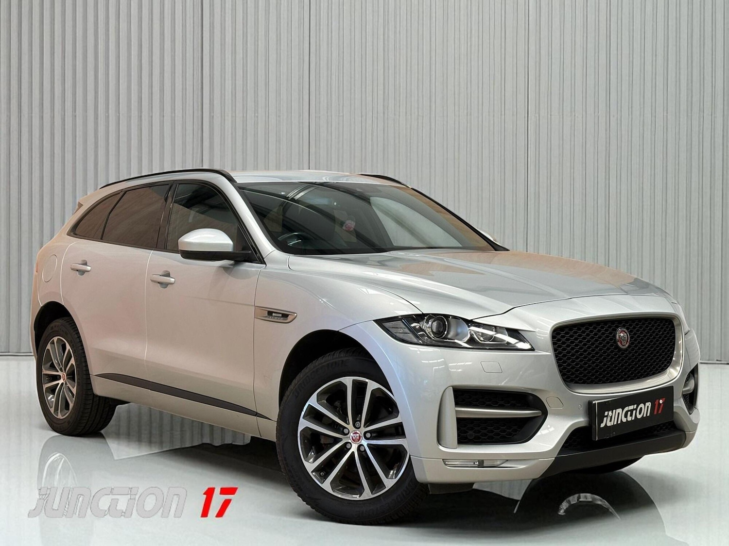 Used Jaguar F-Pace 2018 for sale - 76657161: Photo 1