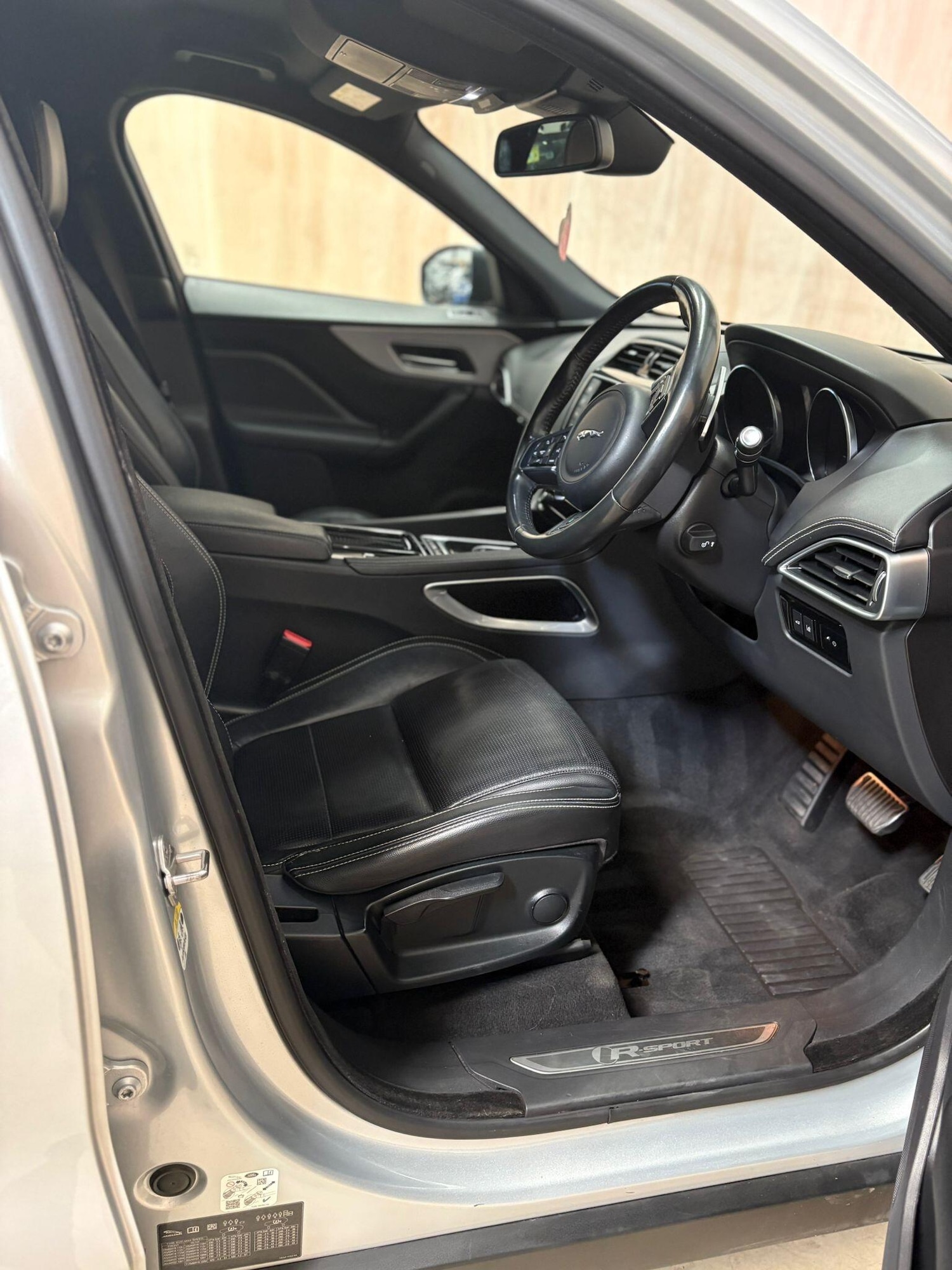 Used Jaguar F-Pace 2018 for sale - 76657161: Photo 16