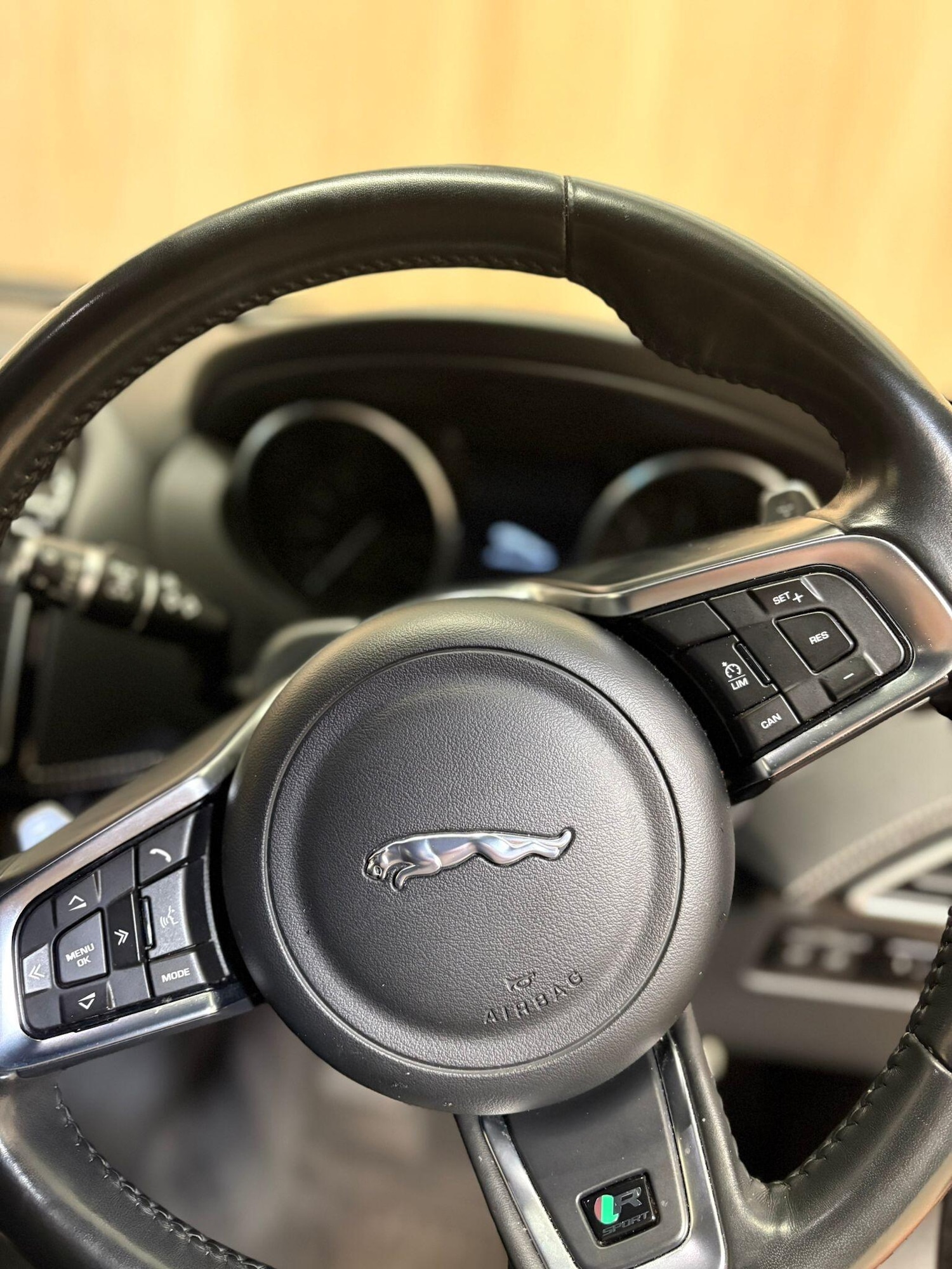 Used Jaguar F-Pace 2018 for sale - 76657161: Photo 19