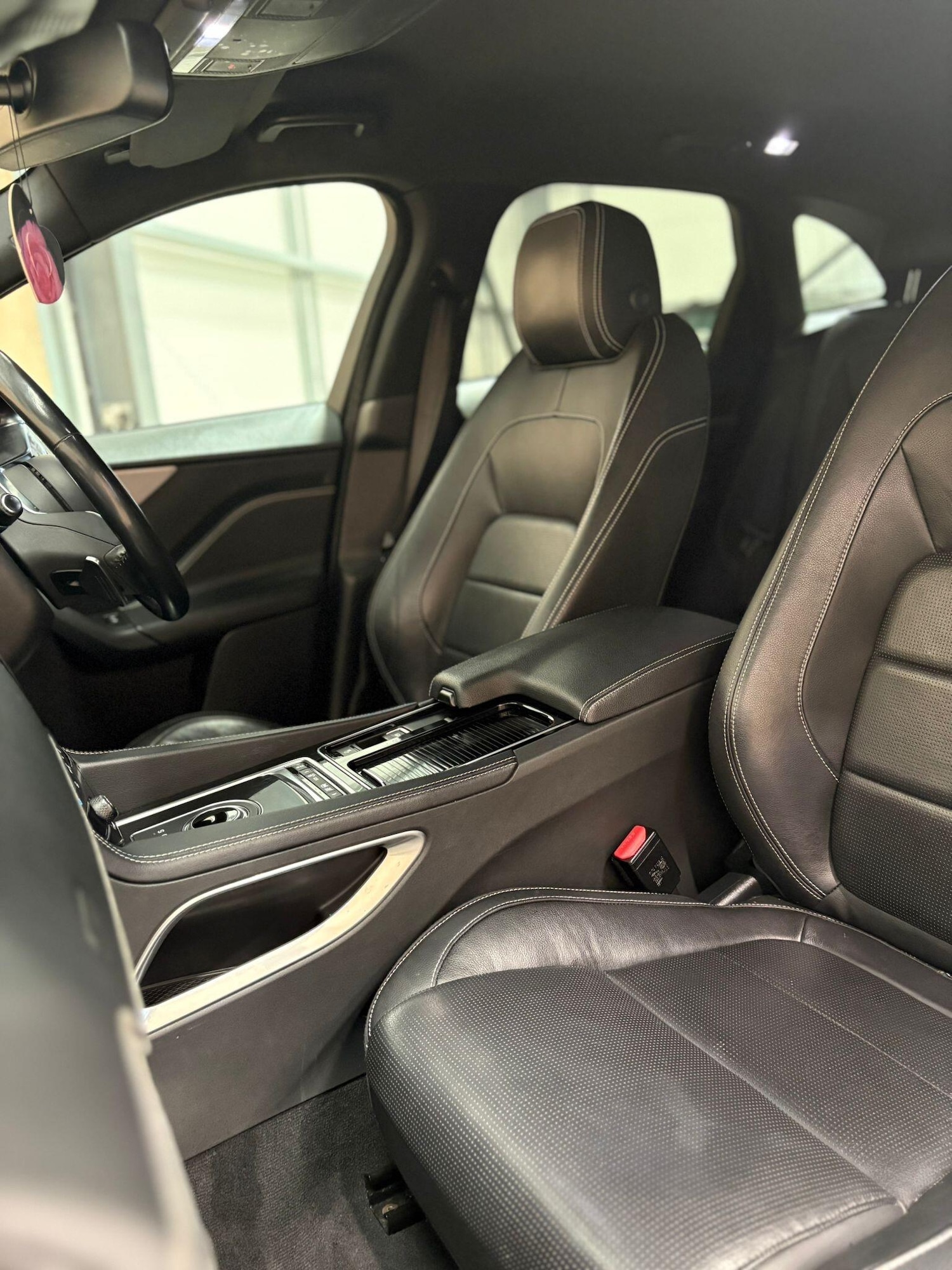 Used Jaguar F-Pace 2018 for sale - 76657161: Photo 22