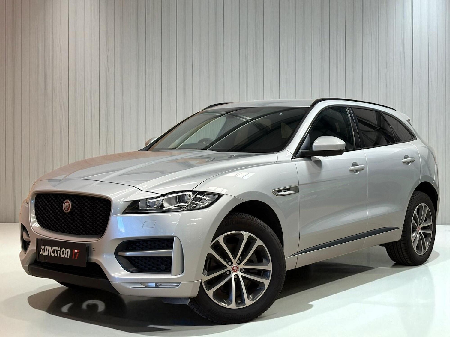 Used Jaguar F-Pace 2018 for sale - 76657161: Photo 3