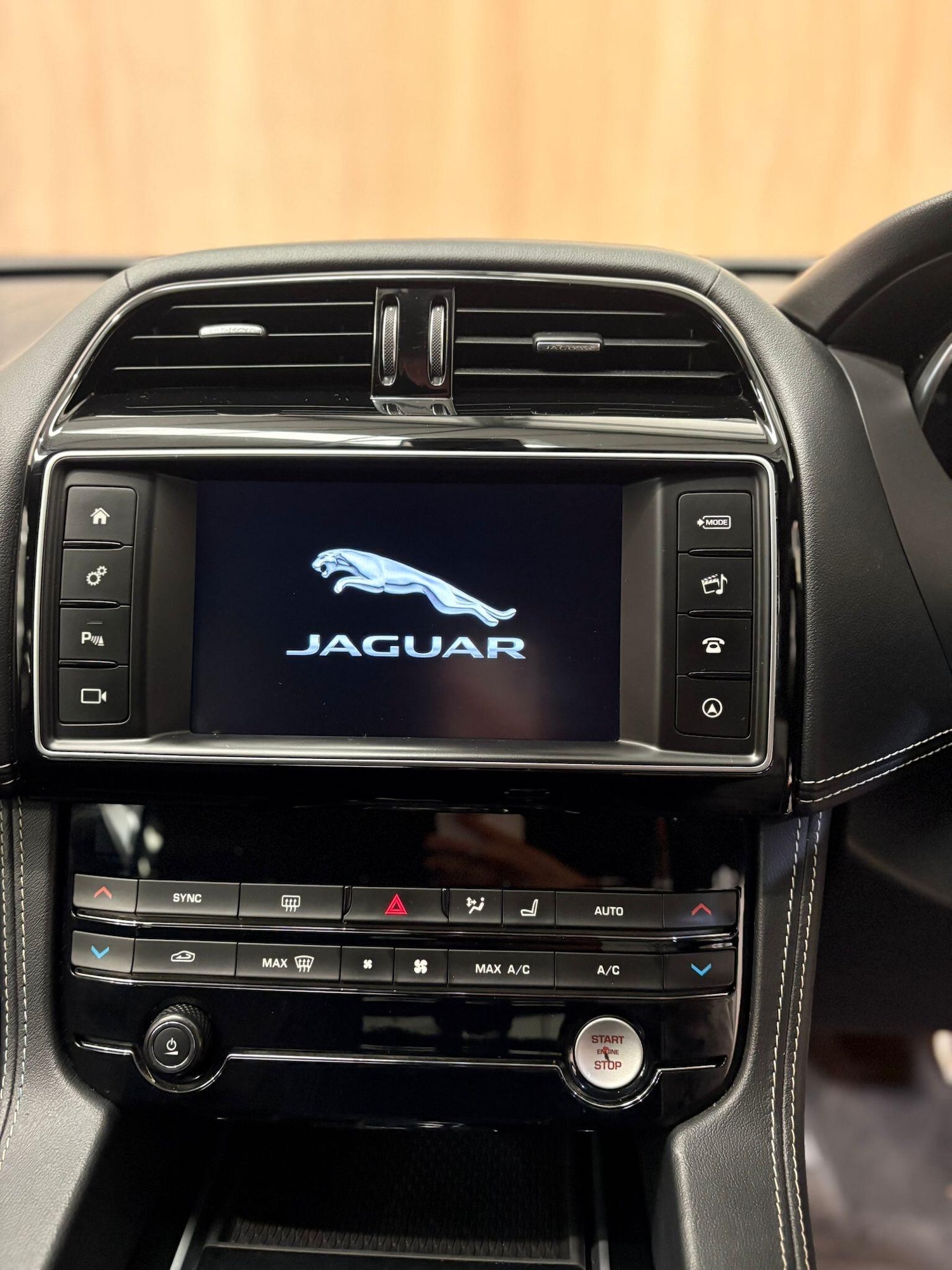 Used Jaguar F-Pace 2018 for sale - 76657161: Photo 30