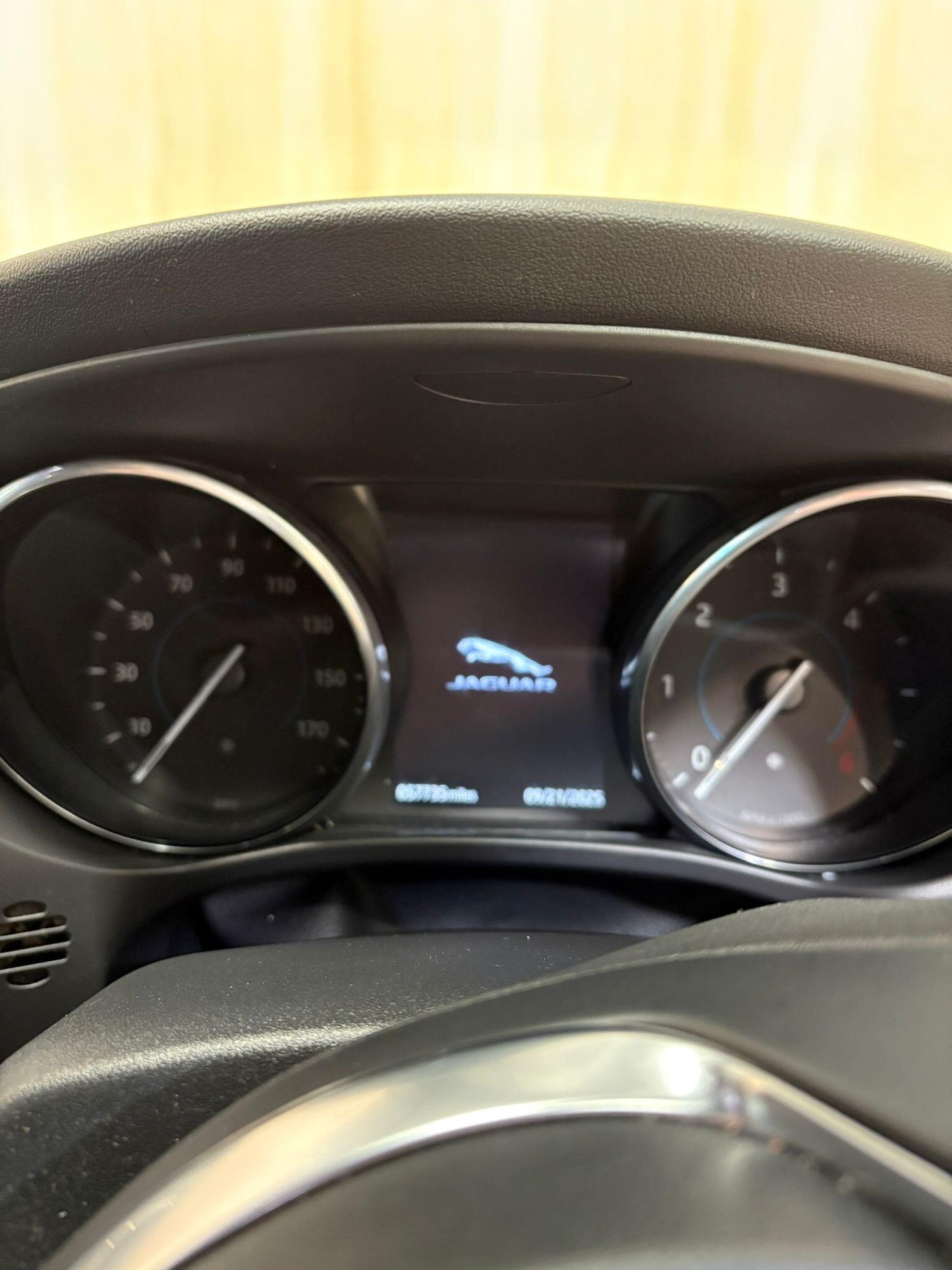 Used Jaguar F-Pace 2018 for sale - 76657161: Photo 32