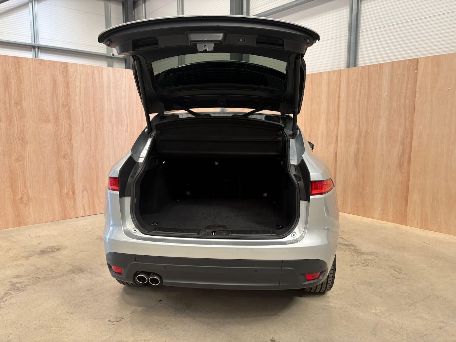 Used Jaguar F-Pace 2018 for sale - 76657161: Photo 38