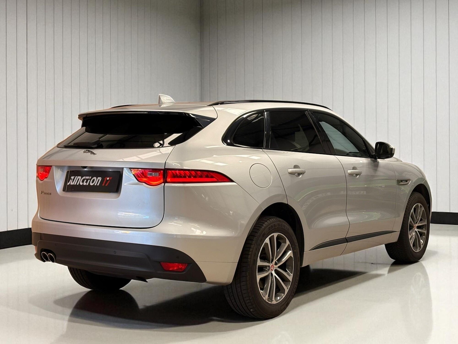 Used Jaguar F-Pace 2018 for sale - 76657161: Photo 8