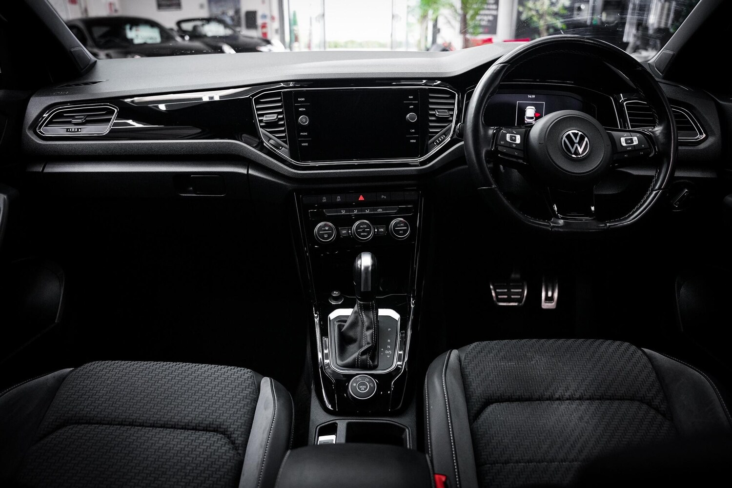Used Volkswagen T-Roc for sale - 77633388: Photo 22
