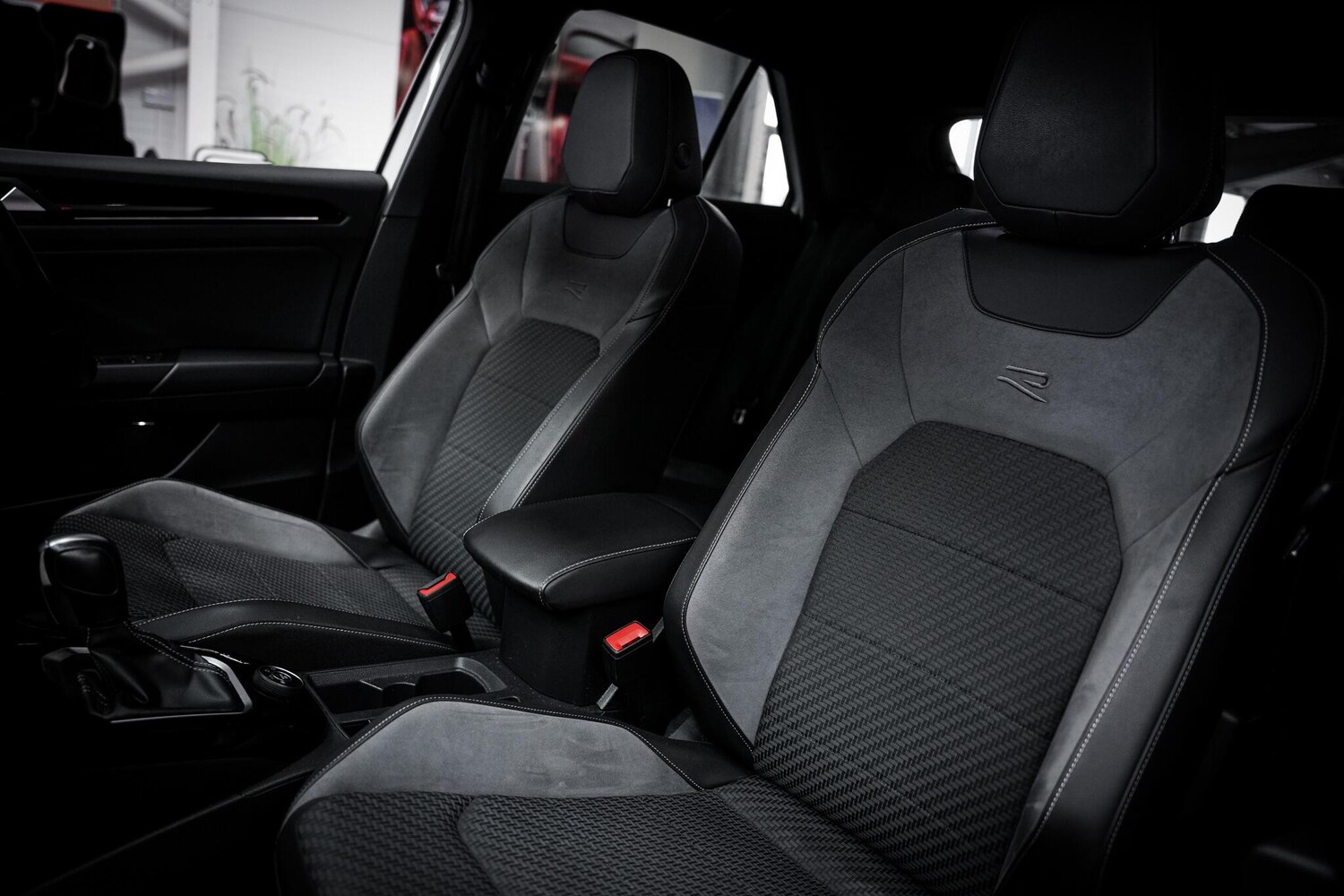 Used Volkswagen T-Roc for sale - 77633388: Photo 24