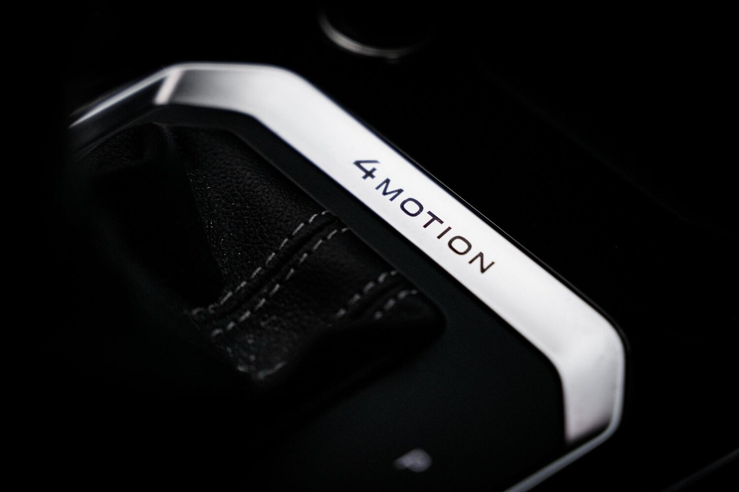 Used Volkswagen T-Roc for sale - 77633388: Photo 44