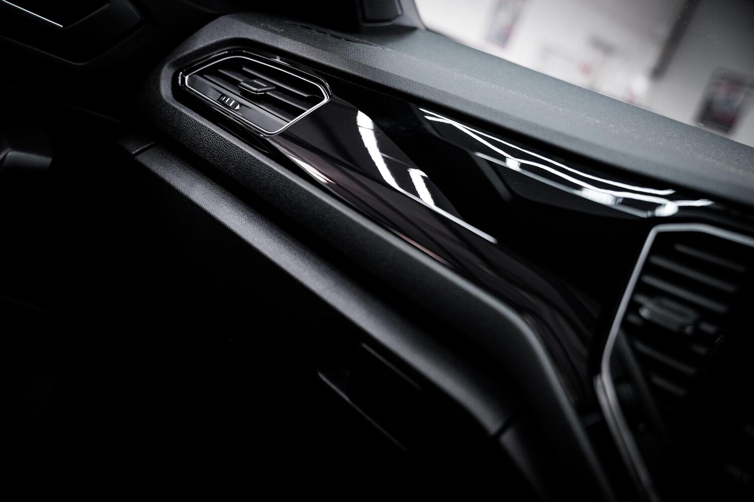 Used Volkswagen T-Roc for sale - 77633388: Photo 46