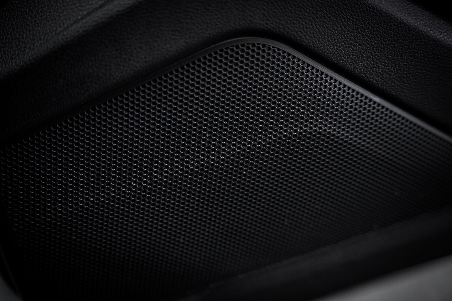 Used Volkswagen T-Roc for sale - 77633388: Photo 48