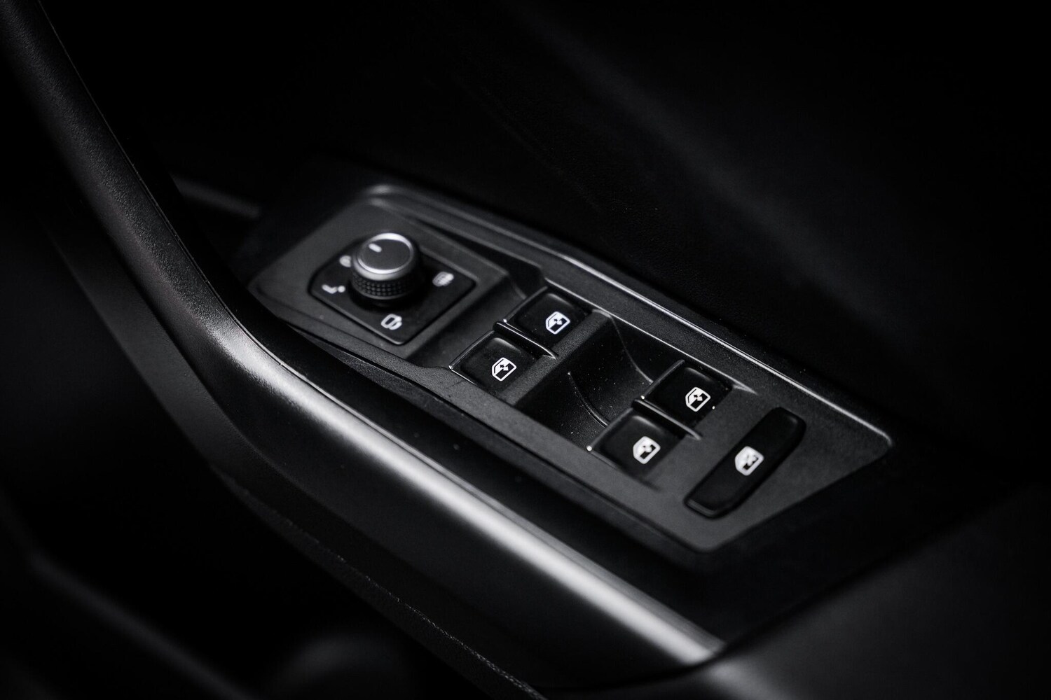 Used Volkswagen T-Roc for sale - 77633388: Photo 49