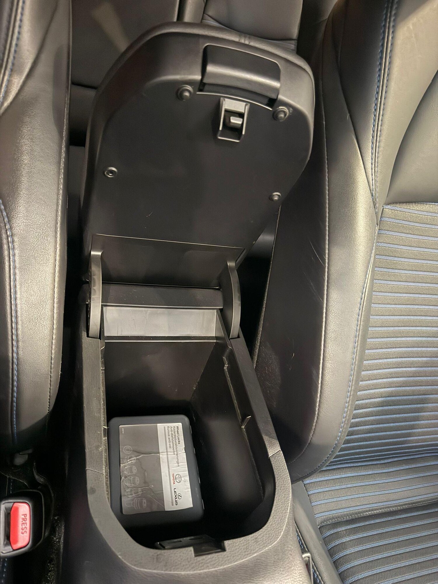 Used Toyota RAV4 2021 for sale - 77016740: Photo 43