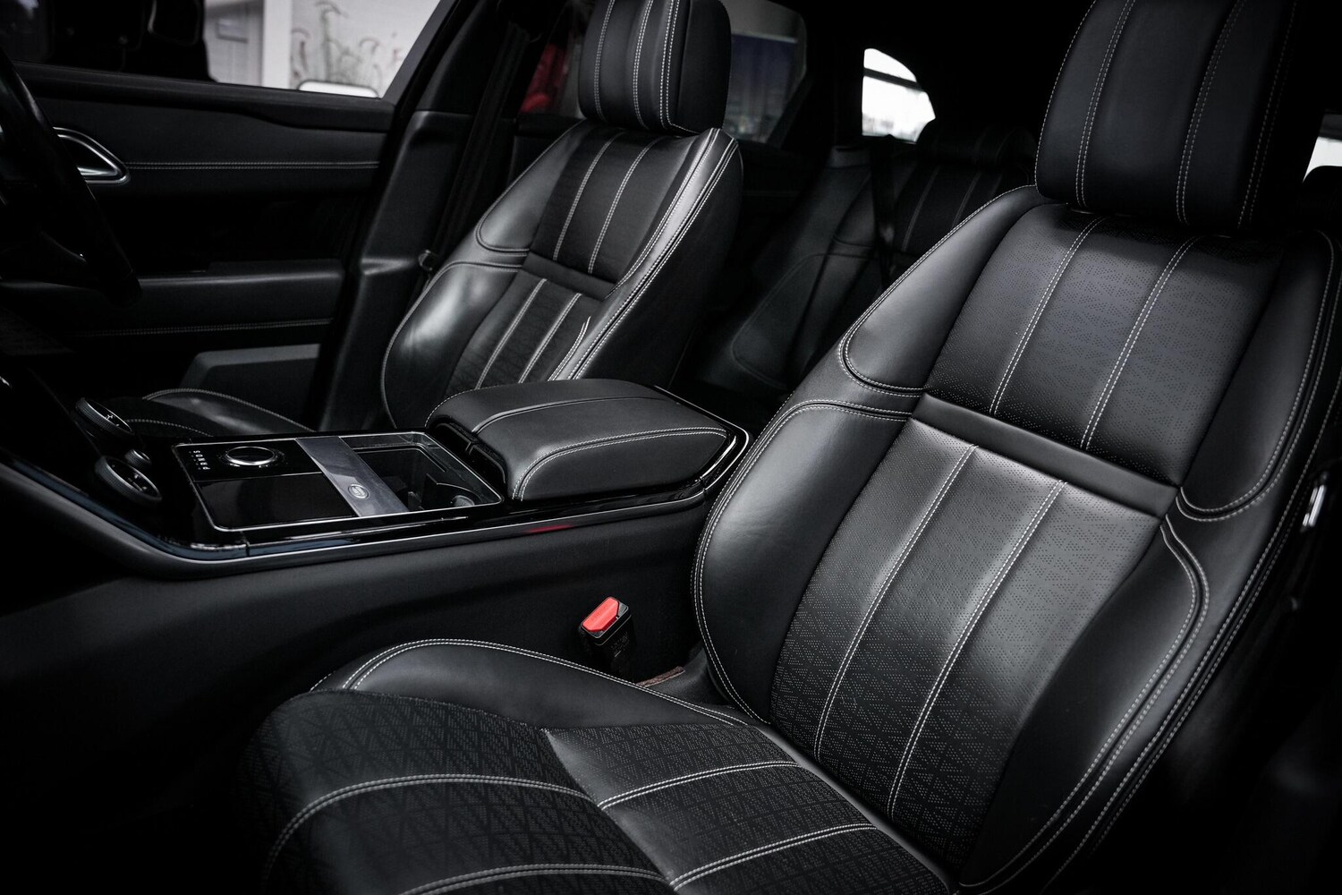 Used Land Rover Range Rover Velar 2018 for sale - 78184351: Photo 24