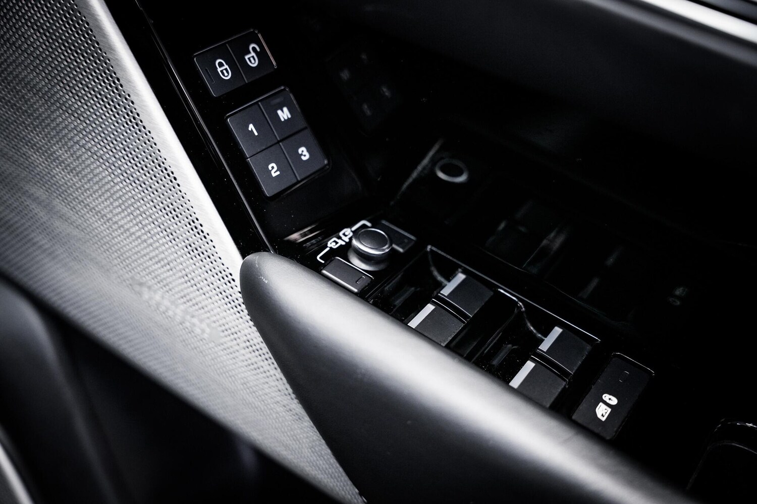 Used Land Rover Range Rover Velar 2018 for sale - 78184351: Photo 54