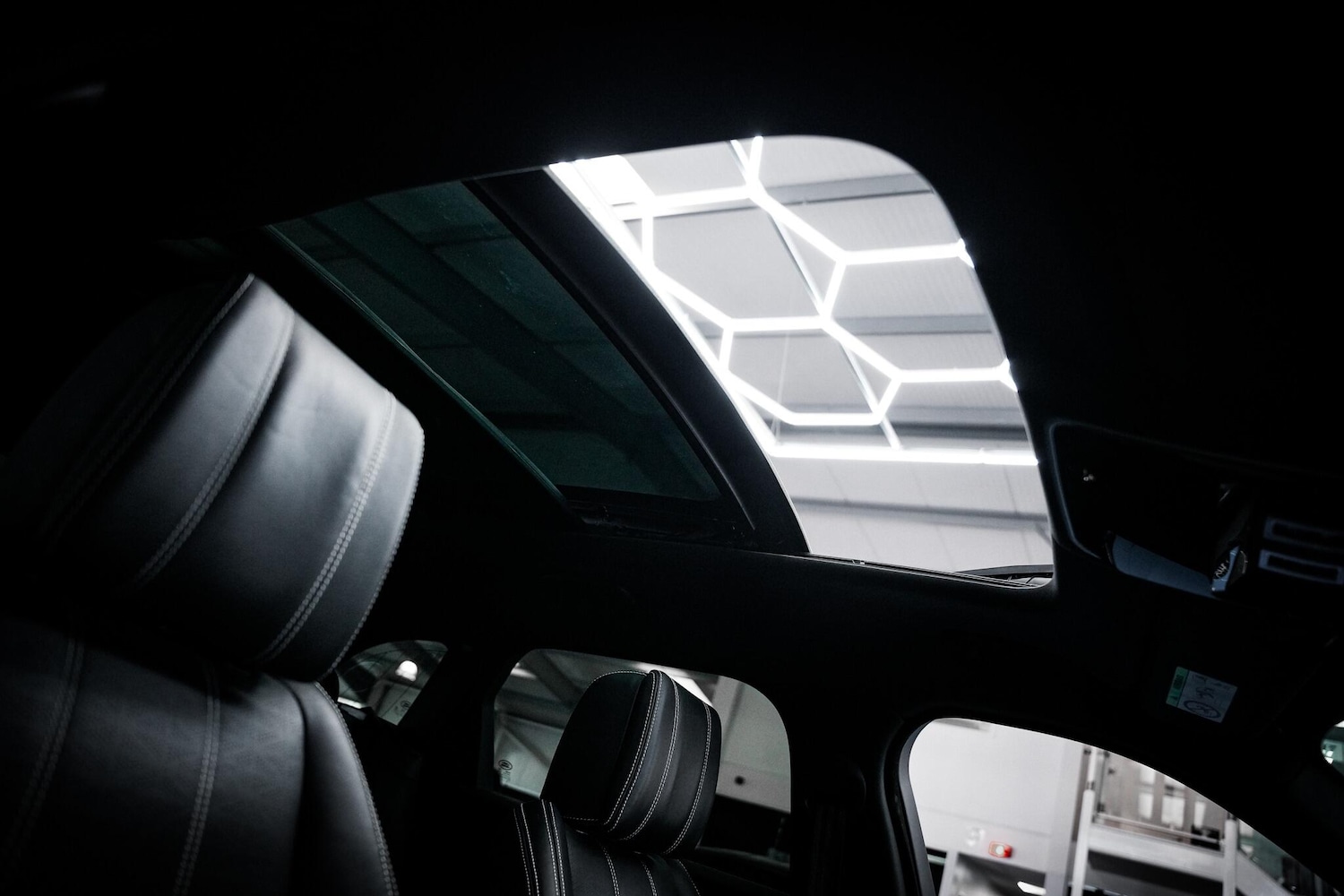 Used Land Rover Range Rover Velar 2018 for sale - 78184351: Photo 8