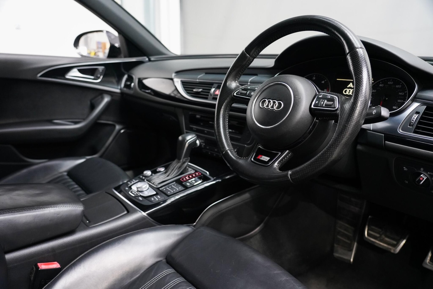 Used Audi A6 Saloon for sale - 77626086: Photo 2