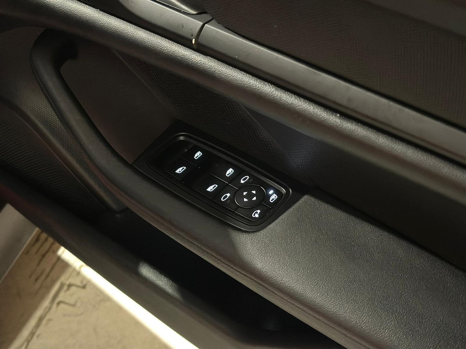 Used Porsche Taycan 2021 for sale - 77144470: Photo 18