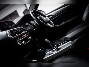 Used BMW X4 2018 for sale - 76657990: Photo