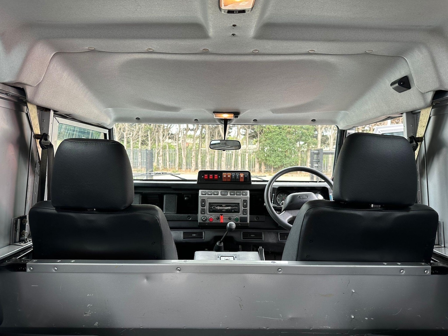 Used Land Rover Defender 2004 for sale - 76658191: Photo 21