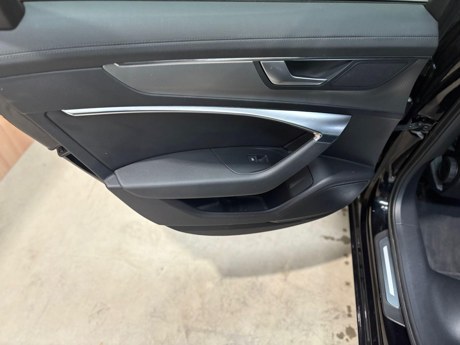 Used Audi A6 Saloon for sale - 76992906: Photo 27