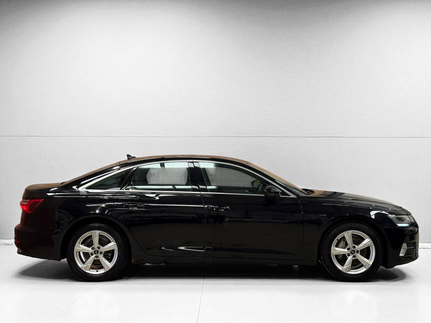 Used Audi A6 Saloon for sale - 76992906: Photo 8