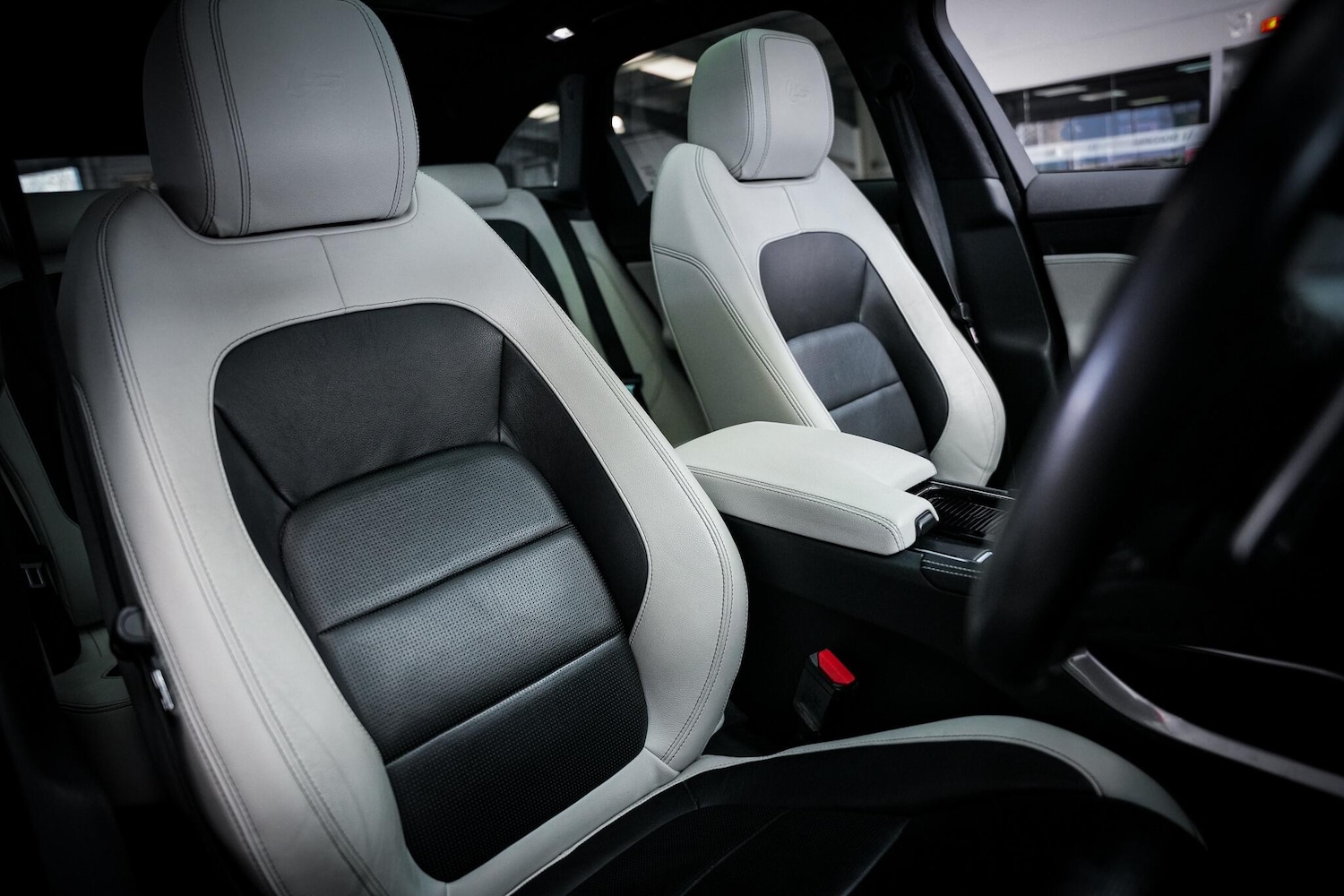 Used Jaguar F-Pace 2018 for sale - 77682989: Photo 19