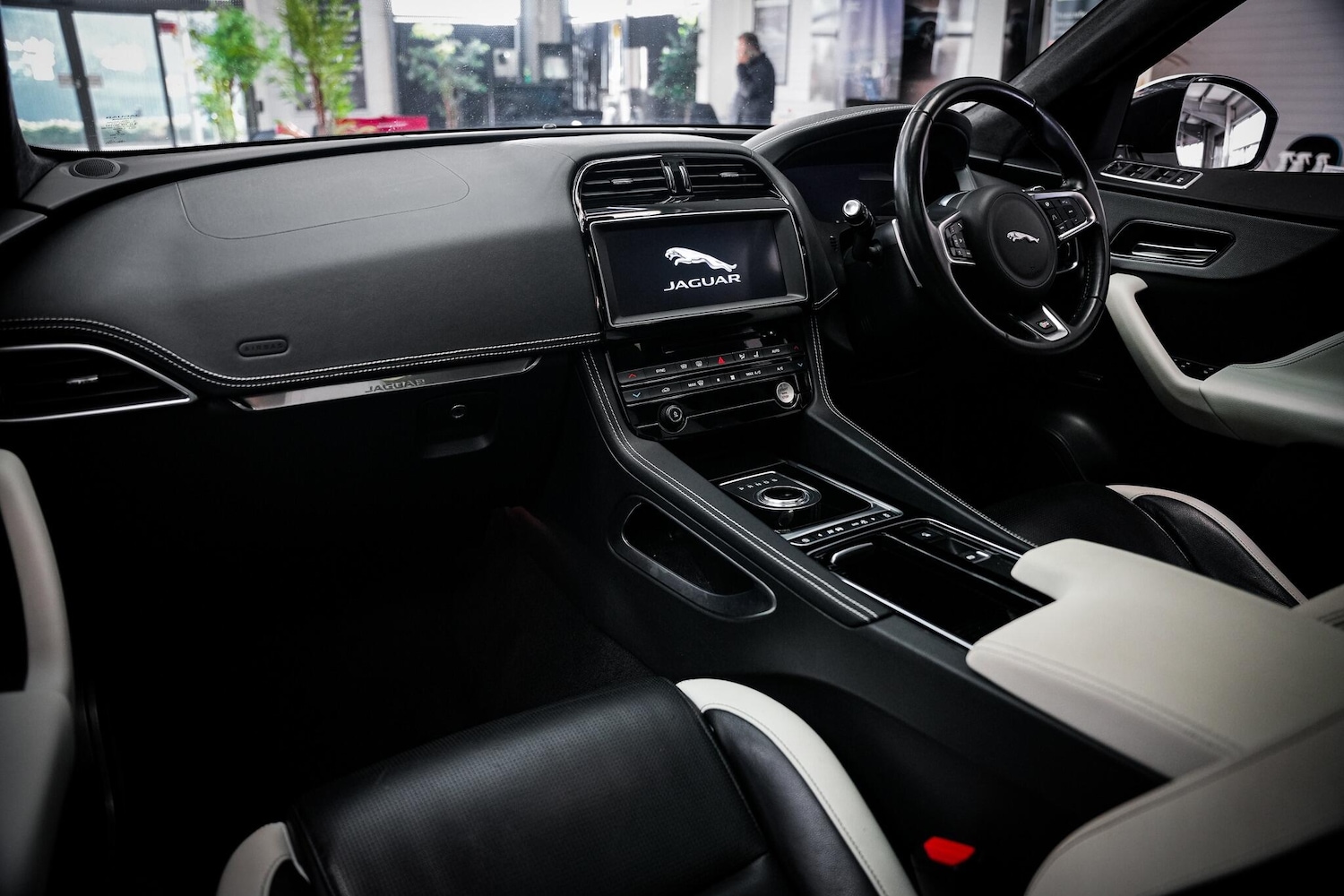 Used Jaguar F-Pace 2018 for sale - 77682989: Photo 24