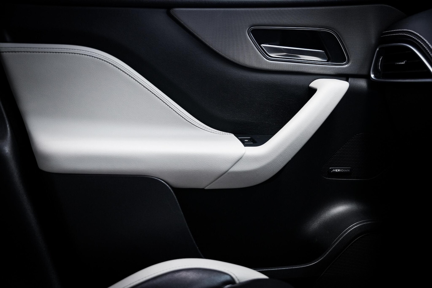 Used Jaguar F-Pace 2018 for sale - 77682989: Photo 48