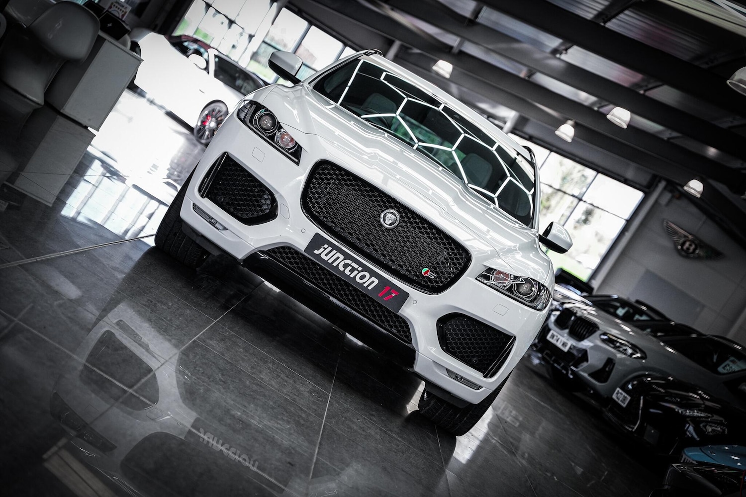 Used Jaguar F-Pace 2018 for sale - 77682989: Photo 5